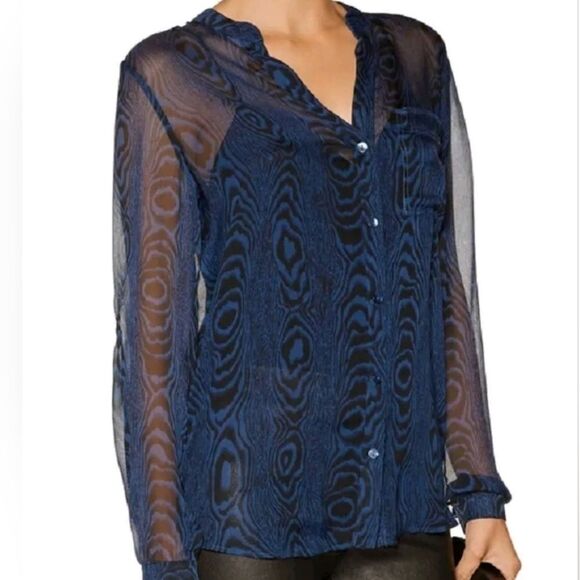 Diane von Furstenberg Dark Blue & Black Woodgrain Print Silk blouse top size 8 - Picture 1 of 10
